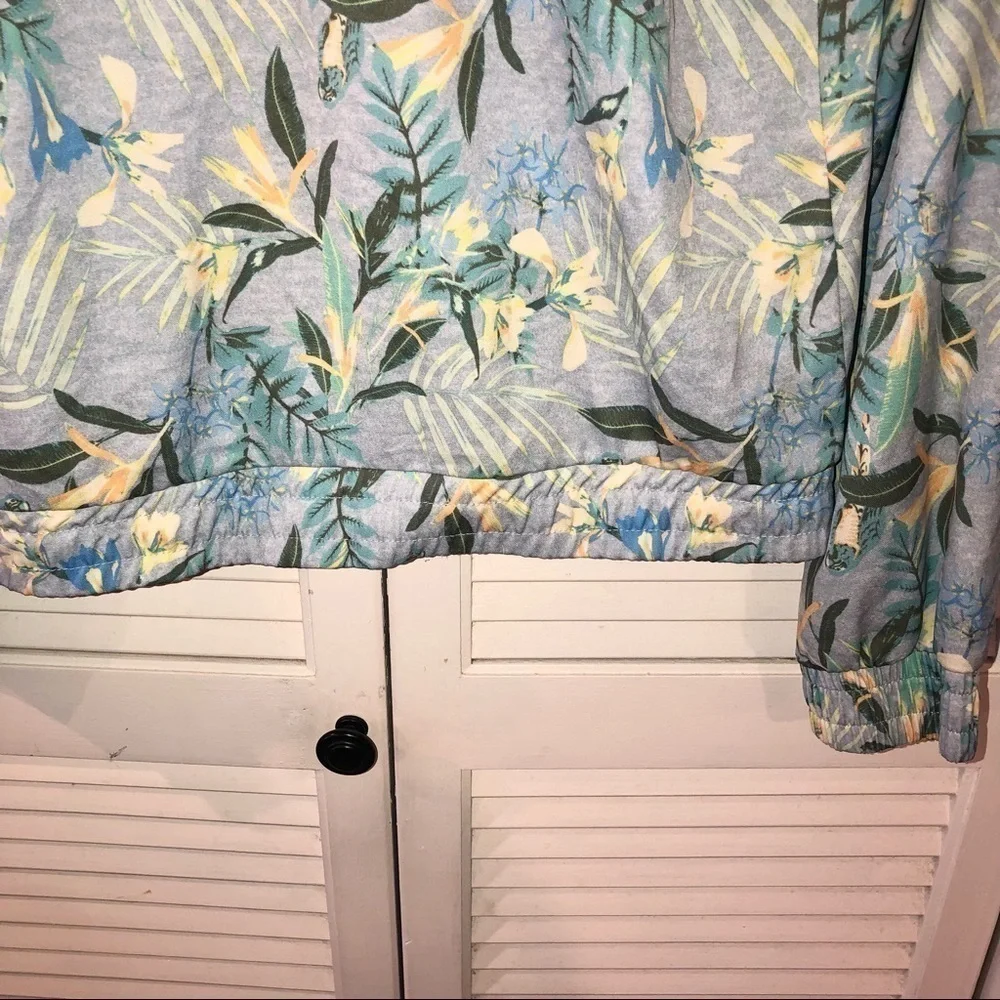 Old Navy Active light tropical design blue jacket Small